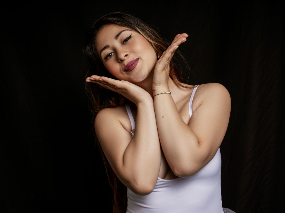 Live sex webcam photo for LisbethMoore_ #290167408