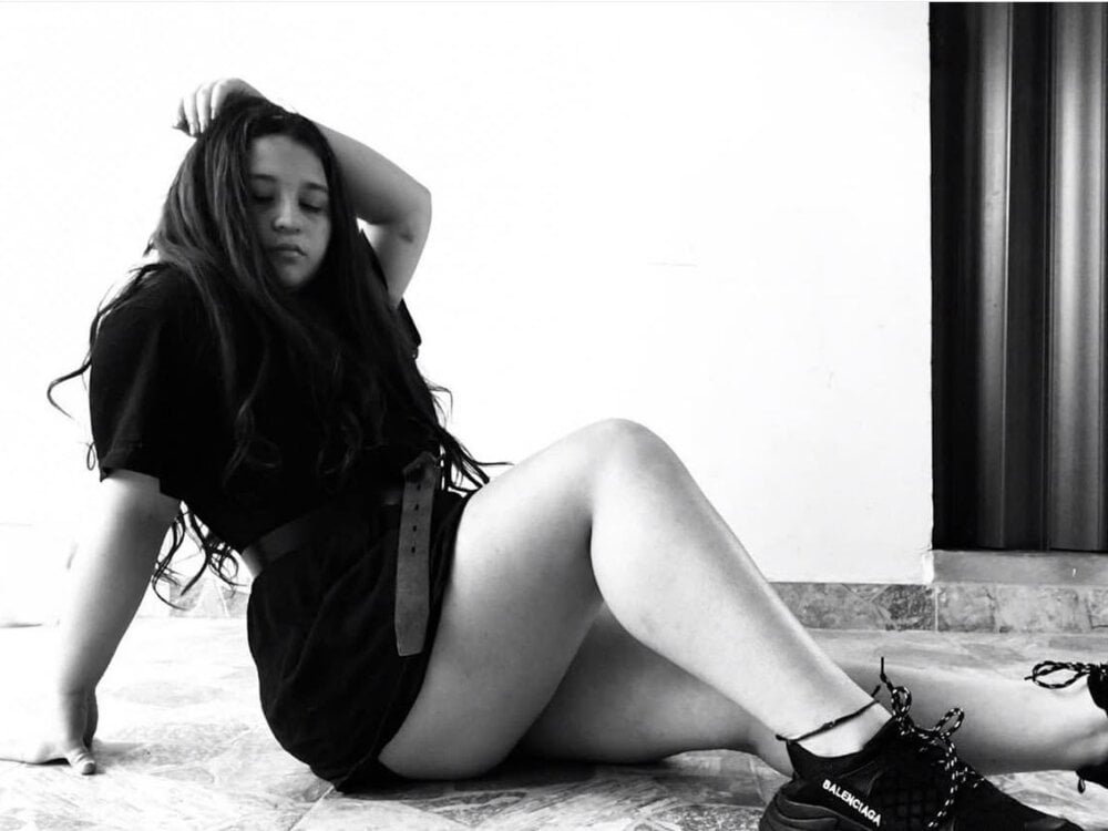 shantal_cooper_ webcam livesex profile in colorful-hair cams