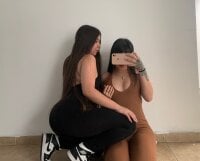 sarah_and_sophie's Offline Chat Room