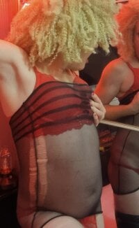 sissyfemwhore's webcam live show