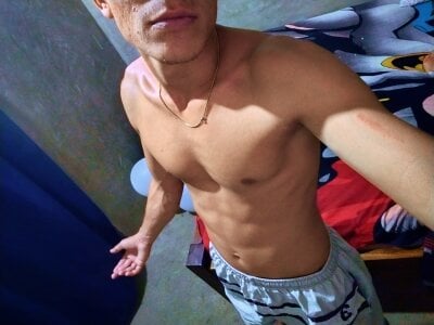 Tony_801 Male Young Nude Cam