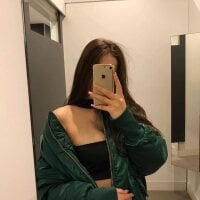 Adeline__love's Offline Chat Room