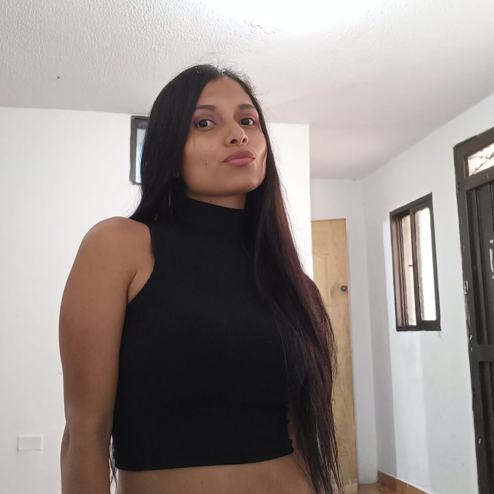 Live sex webcam photo for CandyCarly #289971824