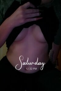 Hot_mess_mandy's Offline Chat Room