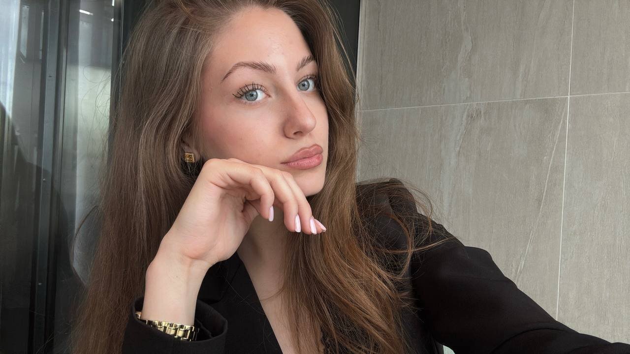 BellaPinneo