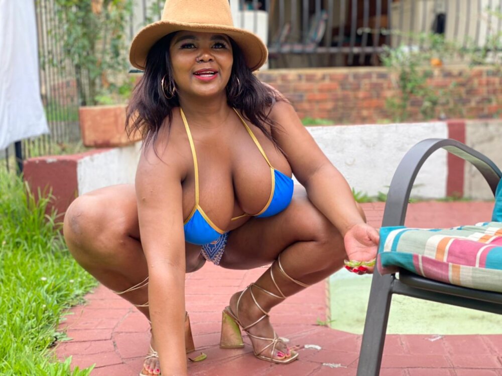 Live sex webcam photo for BootyliciousbustyX3 #289950294