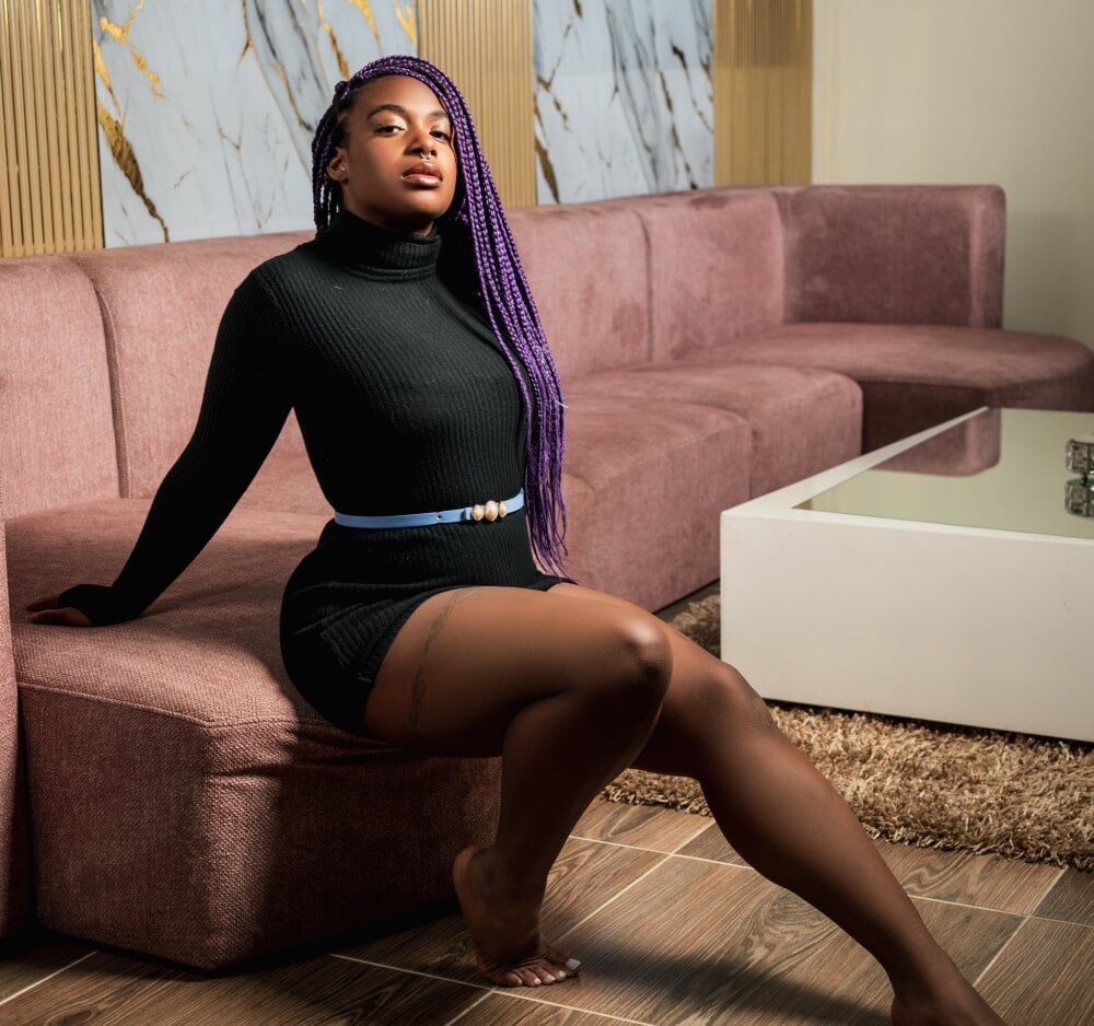 stripchat nahomiifox webcam profile pic via glamcambabes.com