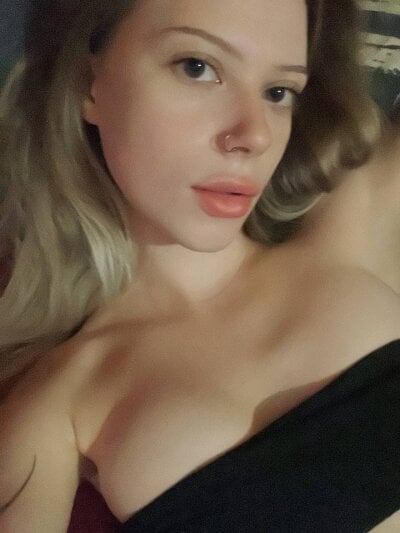 Skay - Stripchat Teen Glamour Blowjob Couple 