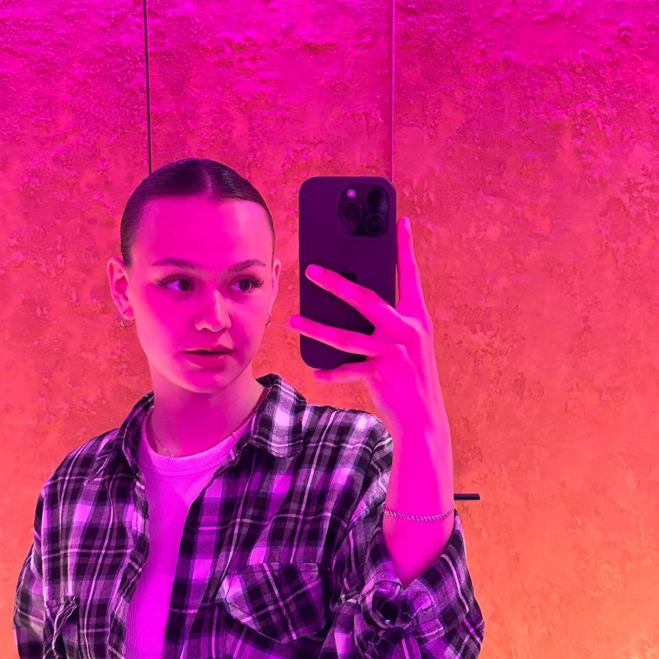 stripchat deliabernon webcam profile pic via onaircams.com