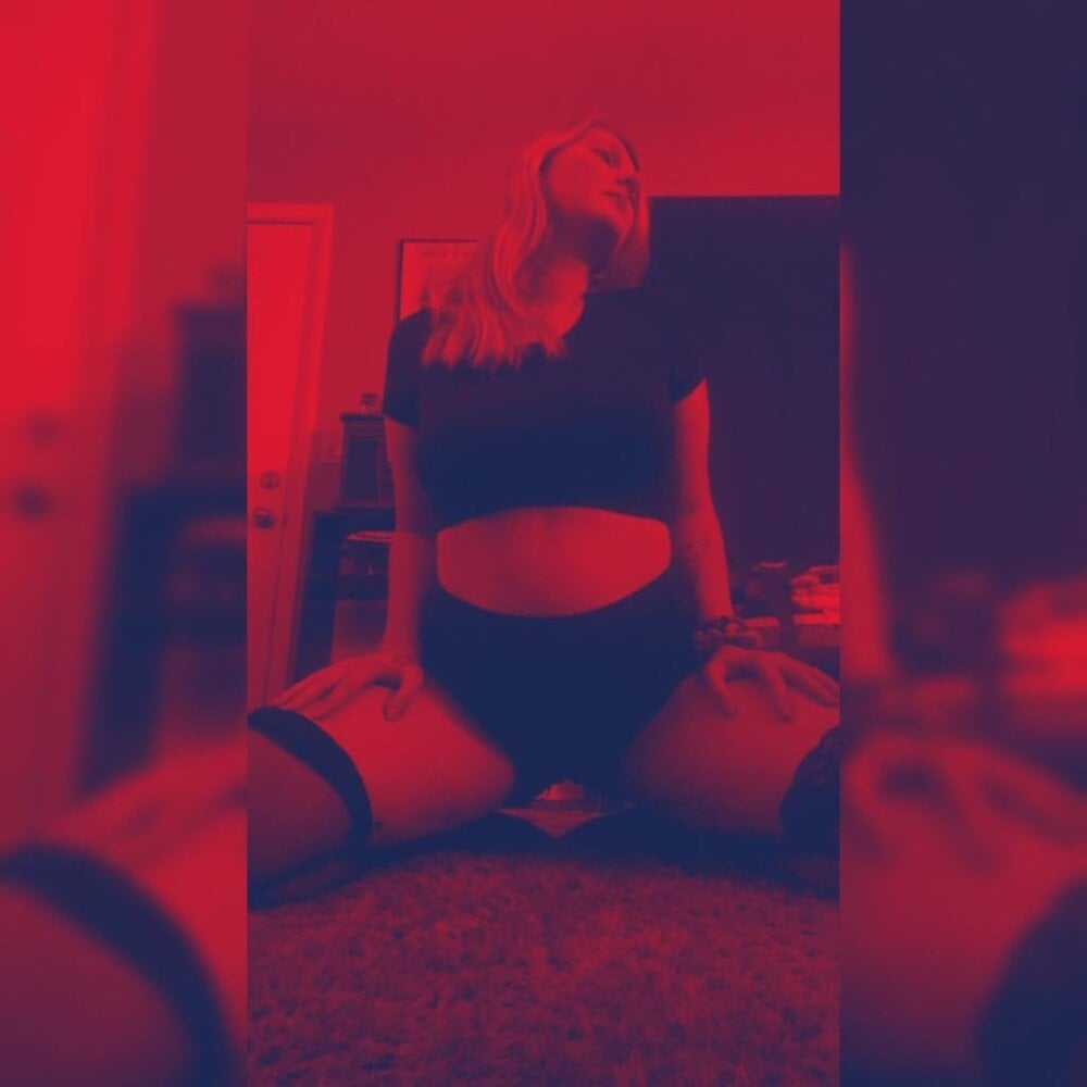 XxMidnightMysteryxX's Offline XXX Chat