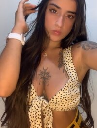 ema_watts' Offline XXX Chat