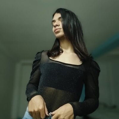 Hurren- Male Eroticdance Live Webcam Striptease