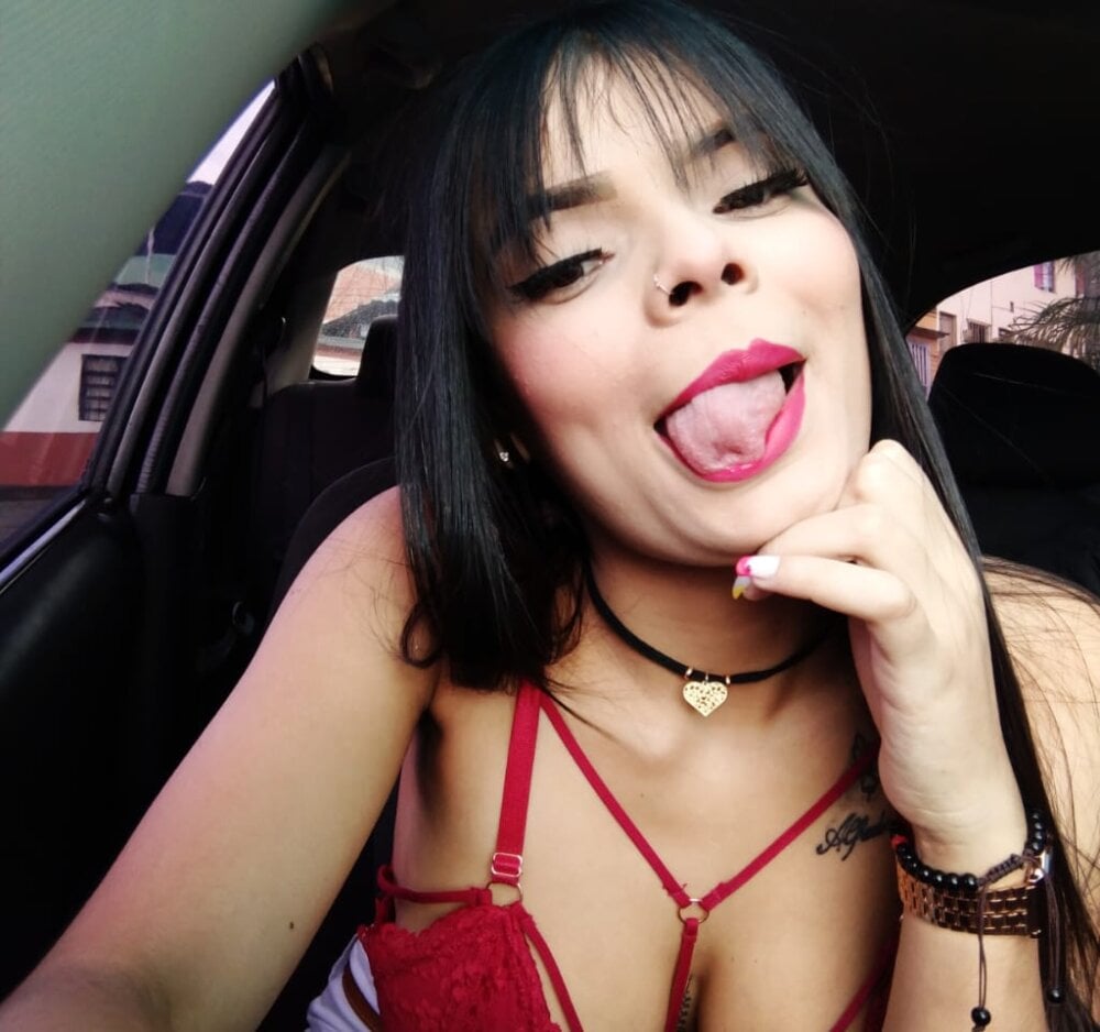 Live sex webcam photo for Emny_Pretty #290563753