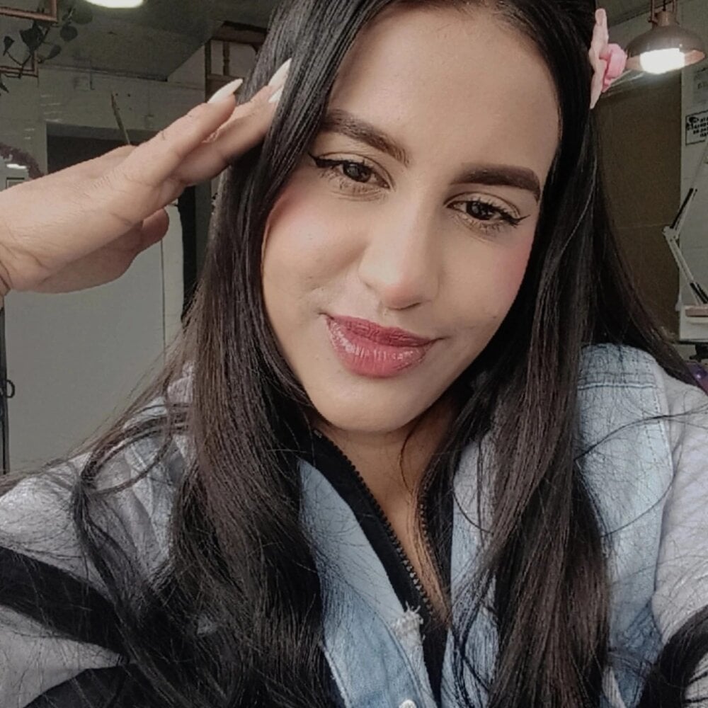 stripchat vaiolett__ webcam profile pic via 6livesex.com