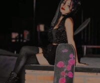 hit_girl18's Offline Chat Room