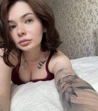 magpie_mila's Offline Chat Room