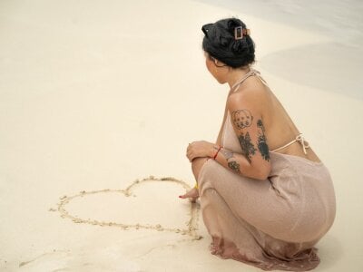 Baby_Venuss - topless