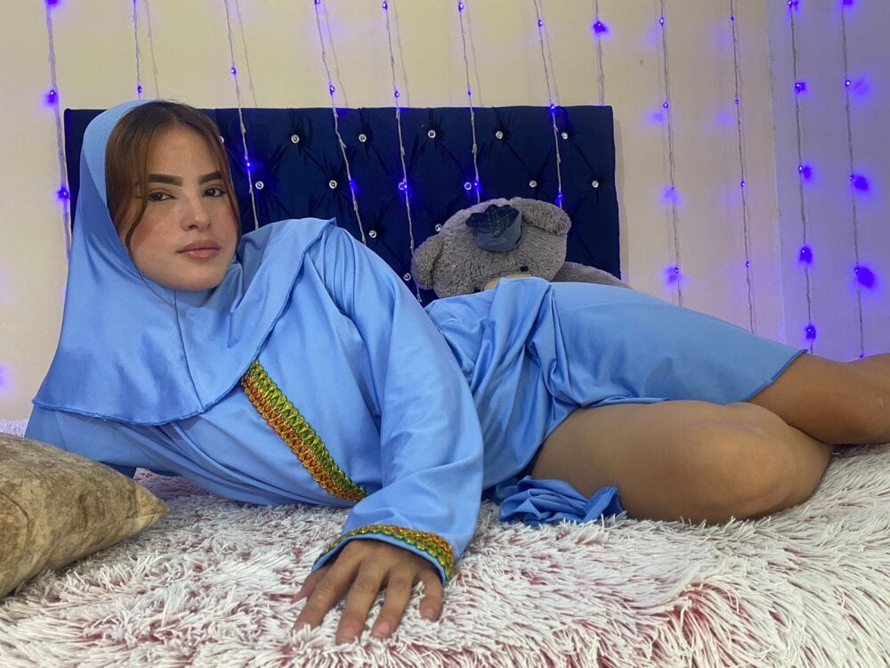 Halima-Awada's webcam live show