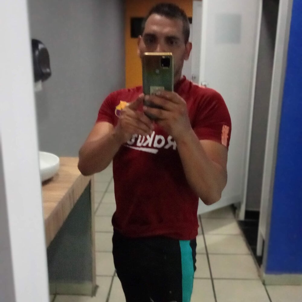azulcrema18 from stripchat