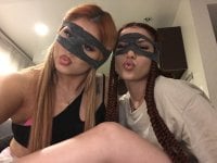 sisterznextdoor's Offline Chat Room