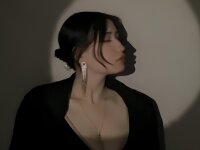 Lucy_Hicks' Offline Chat Room