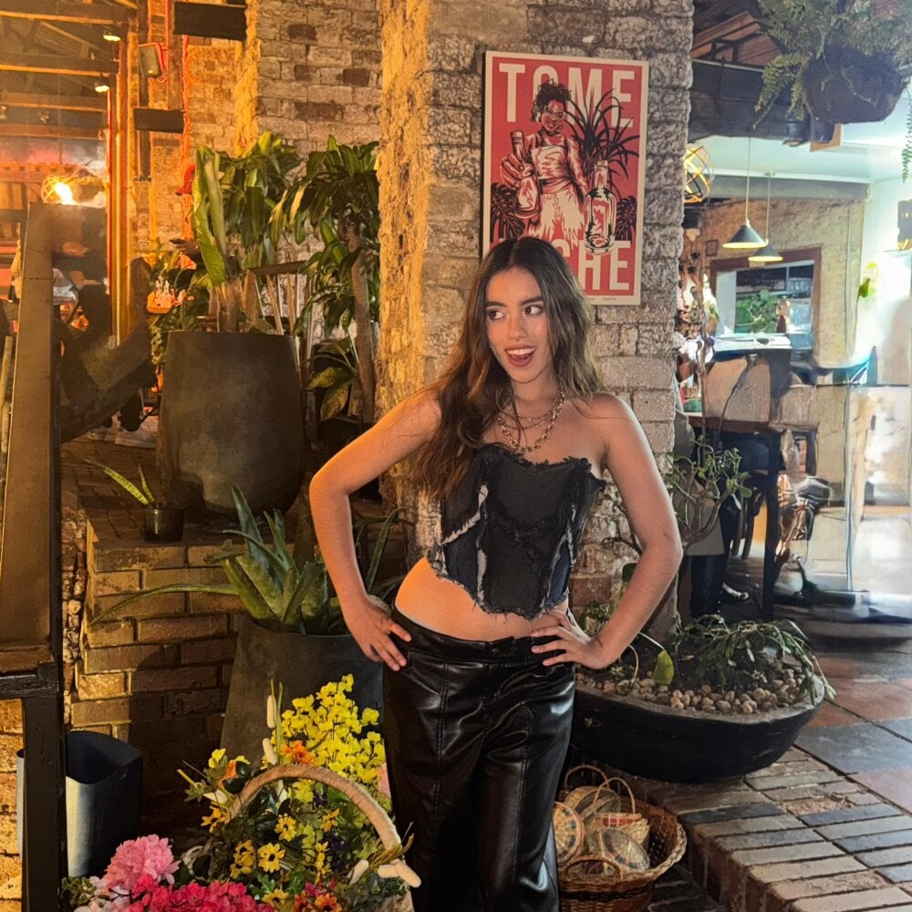 _Charlotte_evans_1 live cam model at StripChat