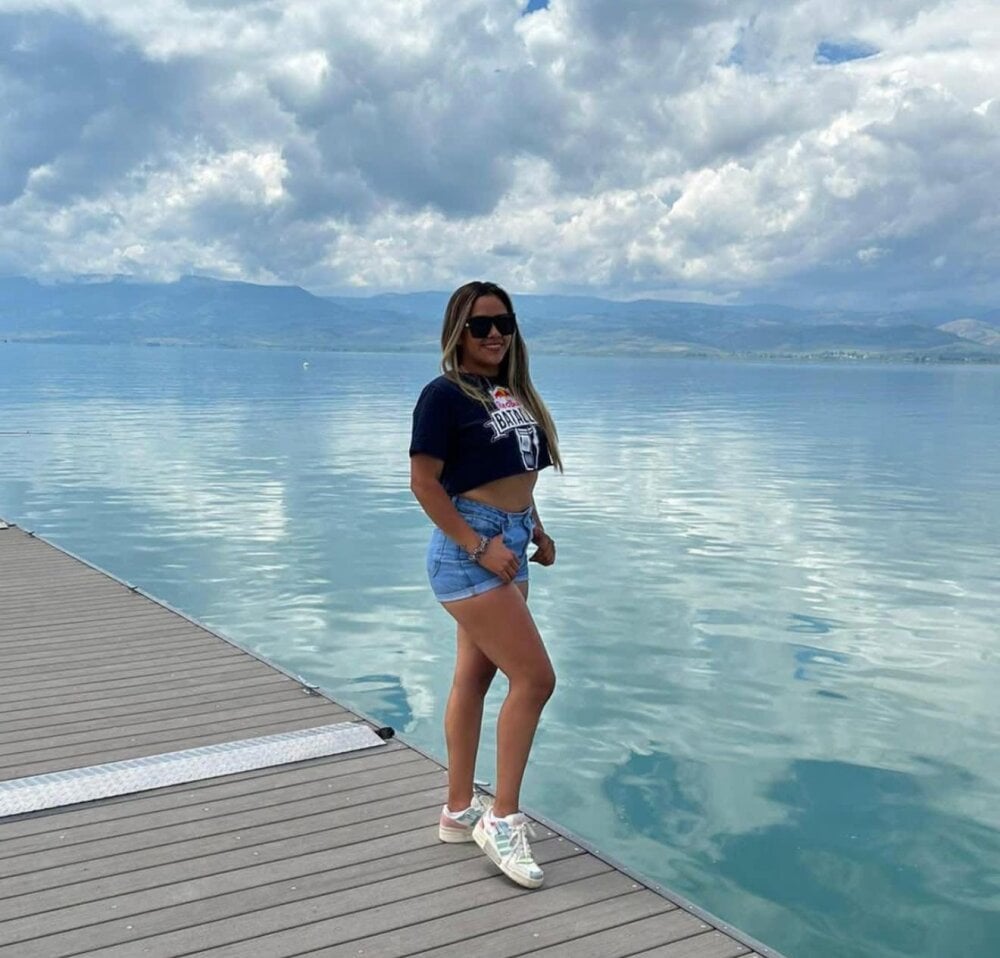 stripchat katieboison webcam profile pic via mega-camsex.com