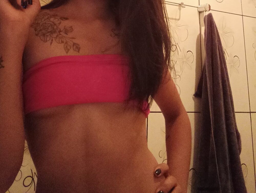 livestrip-joy.com indiazinha_ livesex profile in in-a-place-full-of-orgasms cams