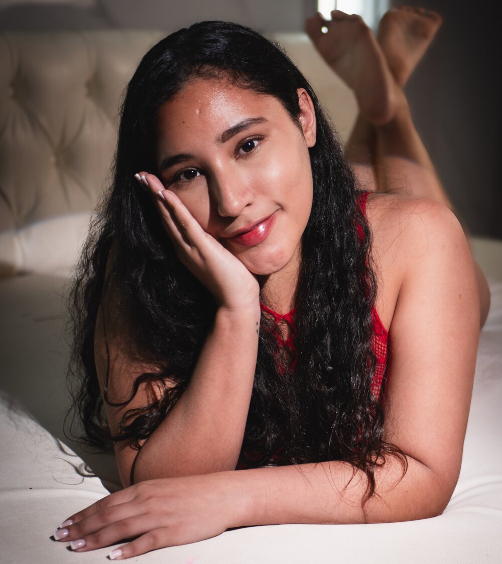 livesexasiancams.com selenaruiz7 livesex profile in missing in action cams