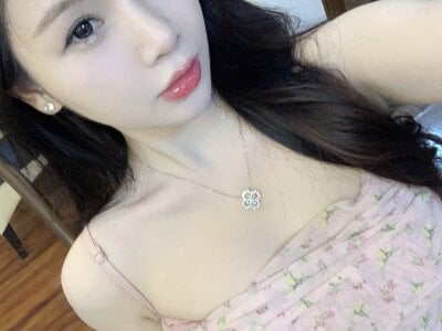 Linday-0120 Live Cam on StripChat