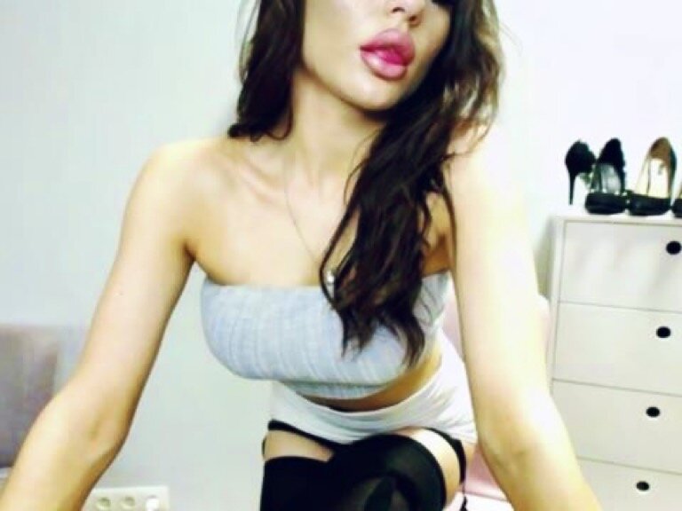 xMissAisha 🛋 live online stream