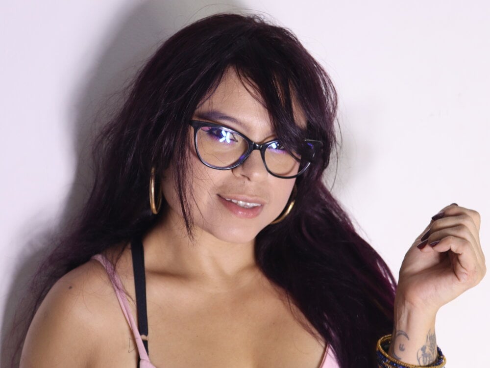 Kassandra369's Offline XXX Chat