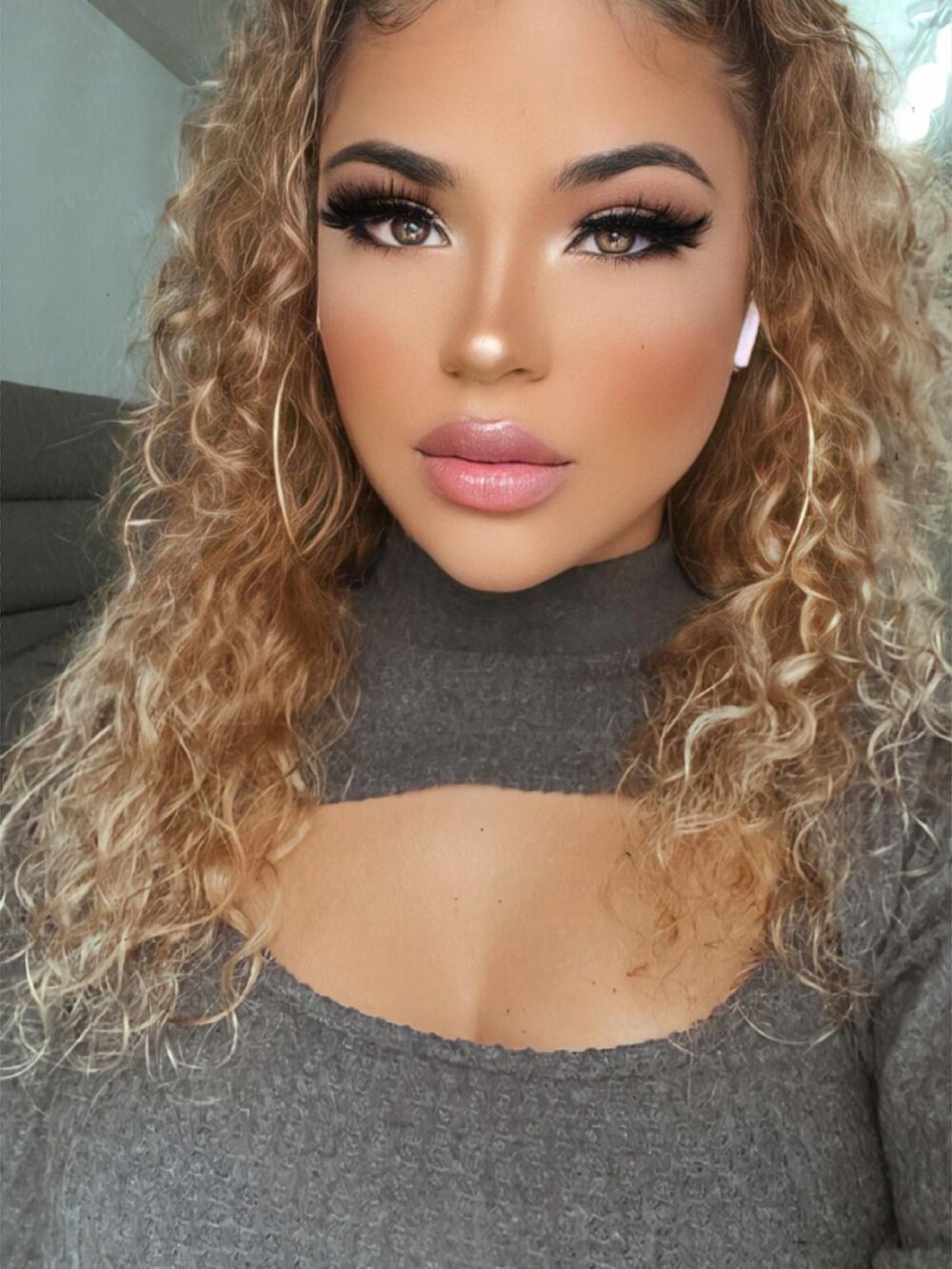 Live sex webcam photo for MelSaunders #289885153