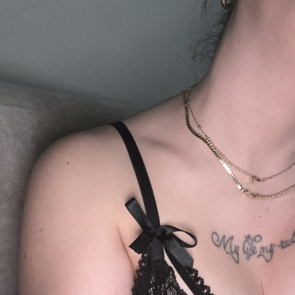 ceyceyizmir webcam profile - ???