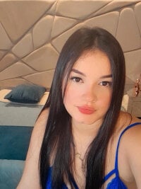 briana_lopez's Offline Chat Room