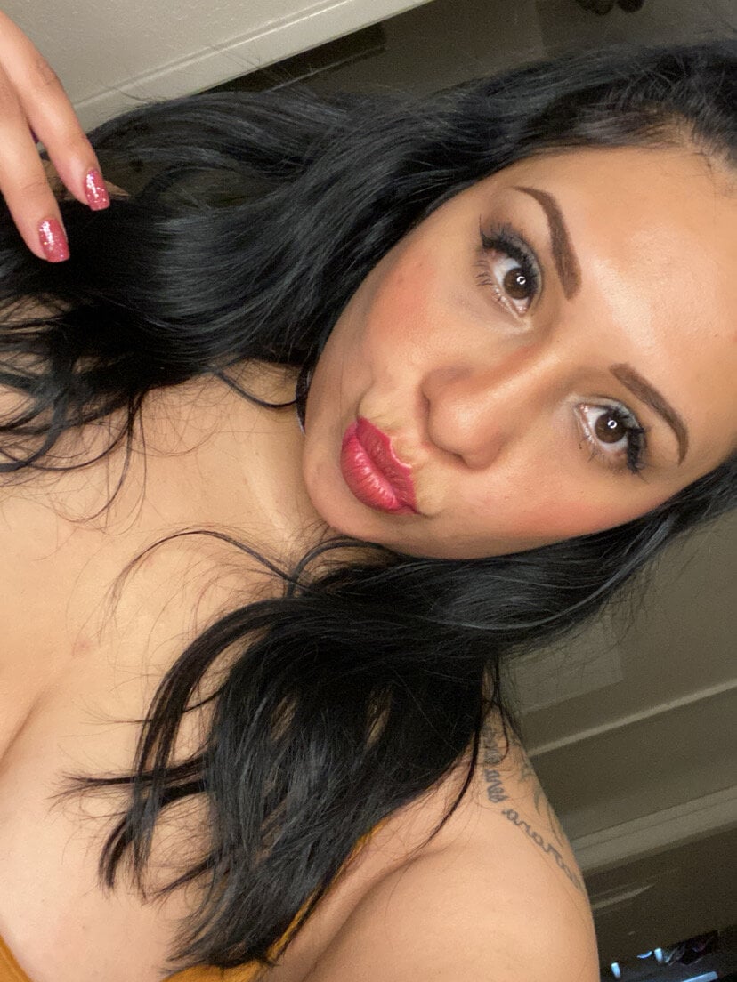 linalooove 💅 adult cam chat