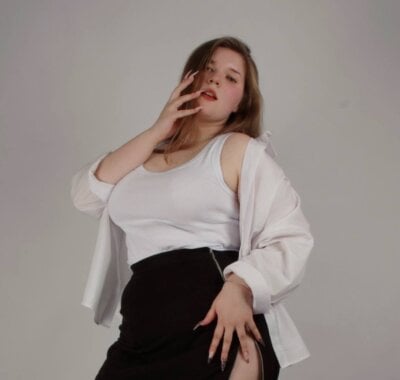 Chloee_White