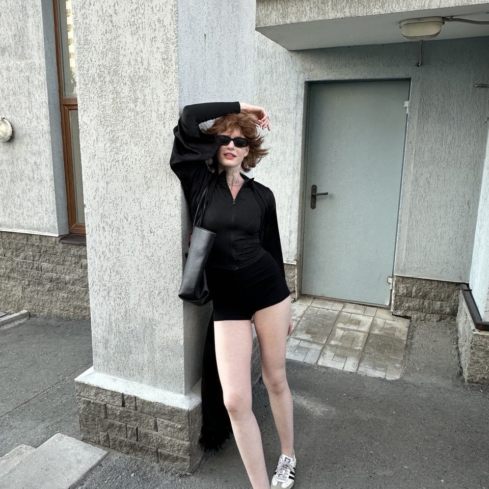 AinsleyEmbry live cam model at StripChat