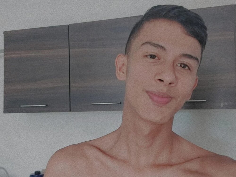 Live sex webcam photo for alex_princes2 #290088316