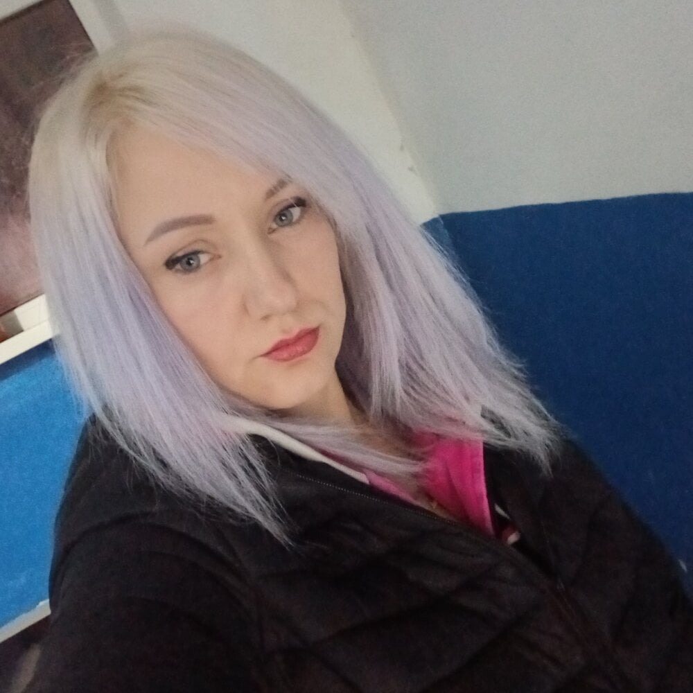 Live sex webcam photo for Tina_Alev #290279676