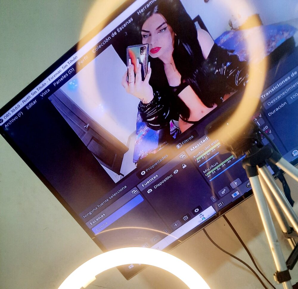 Live sex webcam photo for BritDirtyXxXx #289925655