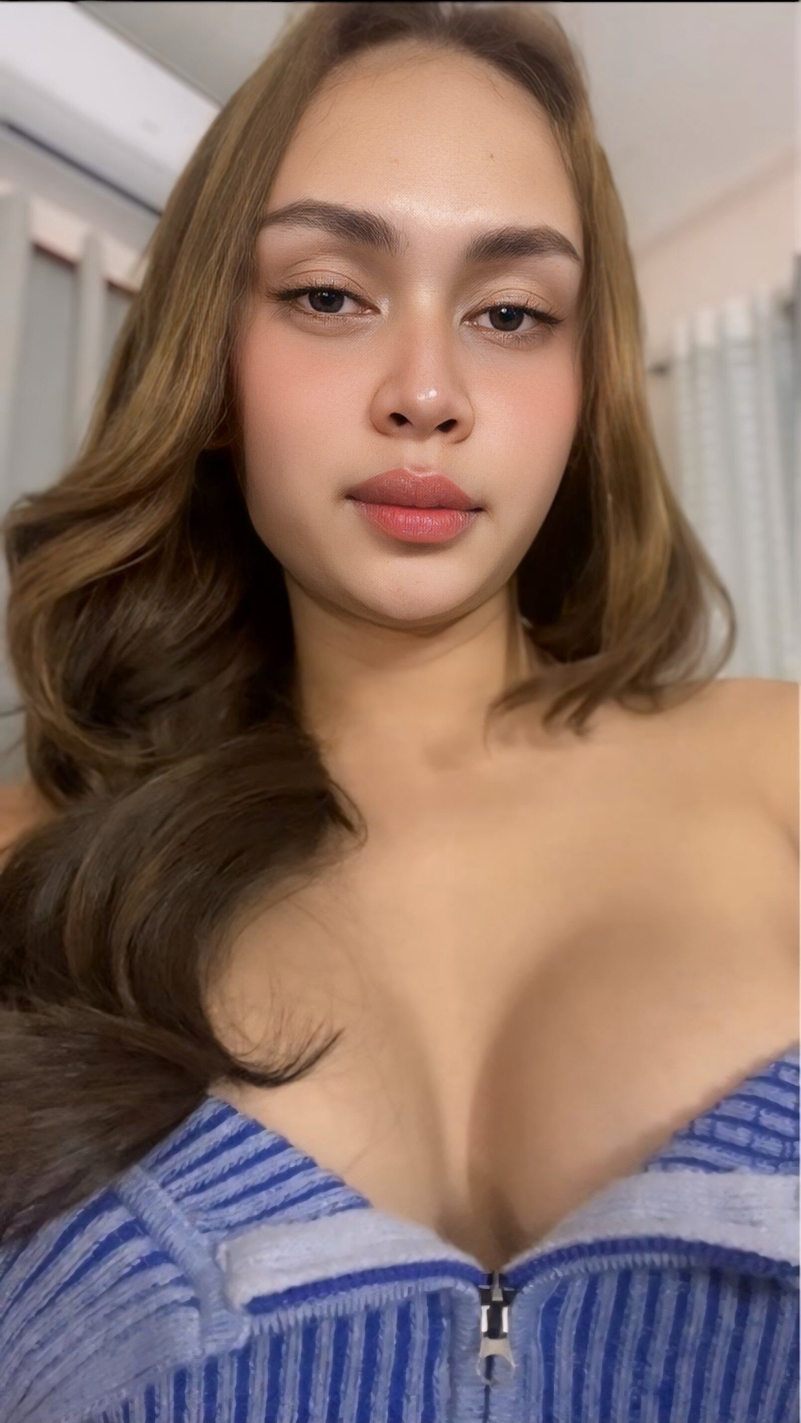 Lollita_Divine