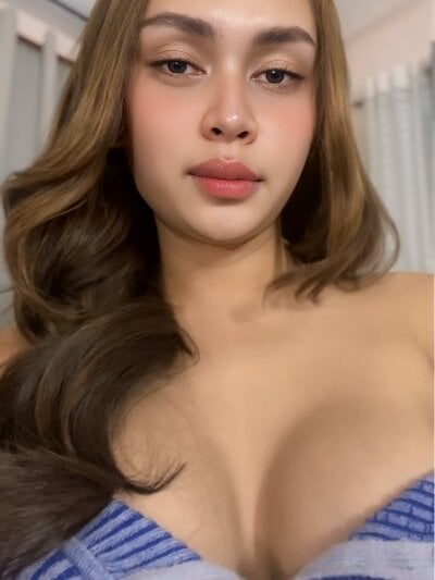 Lollita_Divine