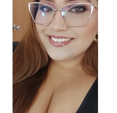 innah_ from stripchat