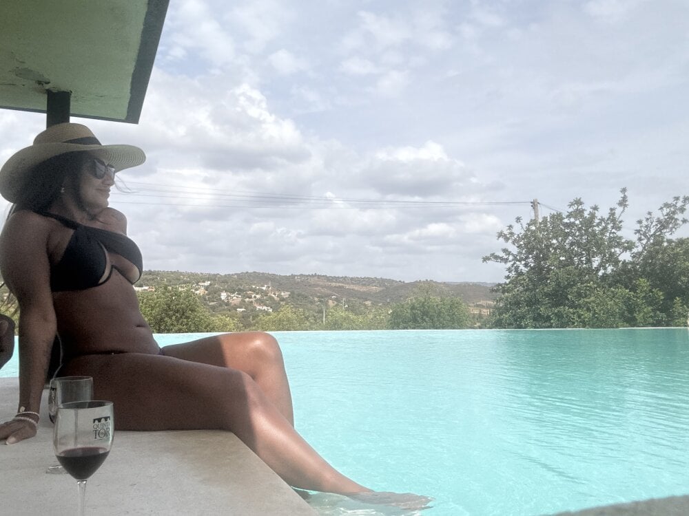 stripchat victoriavicky webcam profile pic via newporncams.com