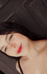 BeckyTits21's Offline Chat Room
