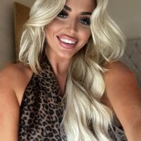 Playful-Paris-X's Offline Chat Room