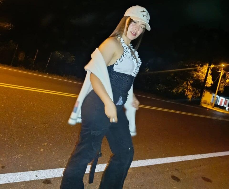 free6cams.com miablair_ livesex profile in latino cams