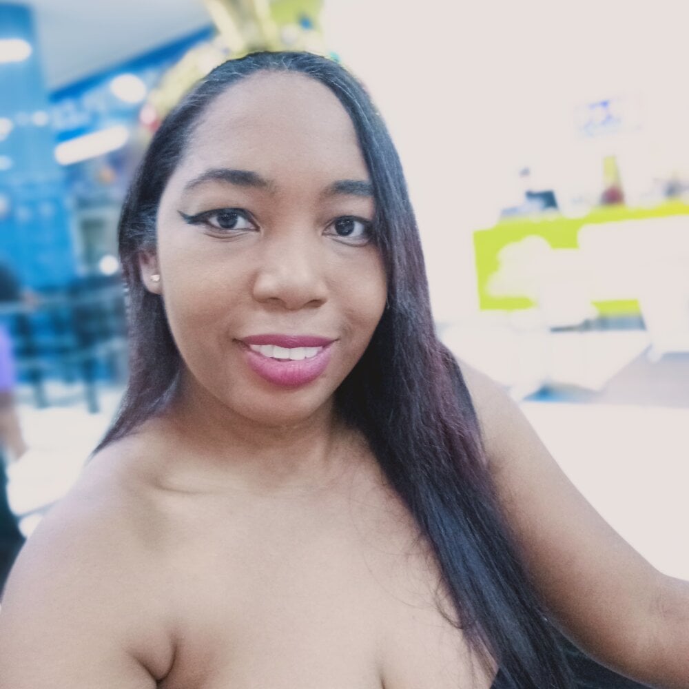 veronica13 webcam profile - Ugandan