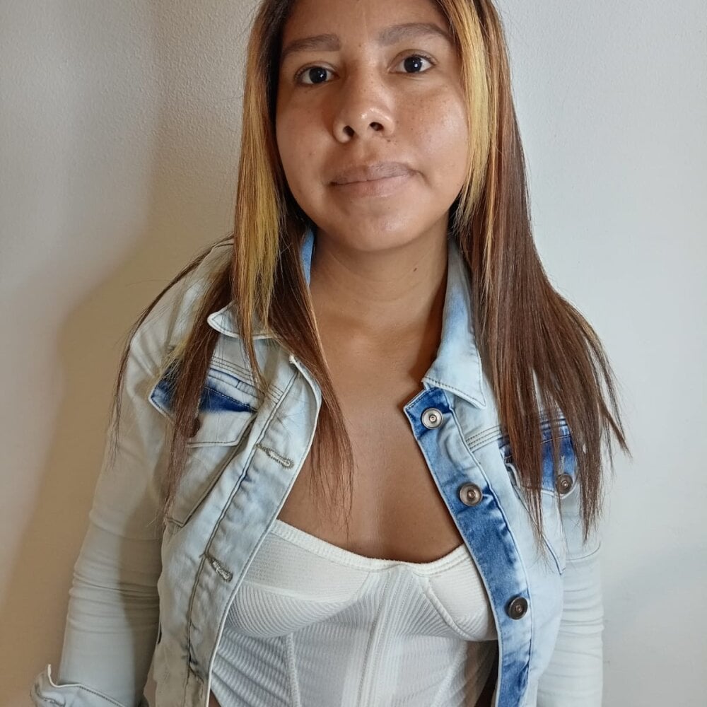 TINIQUEENS profile
